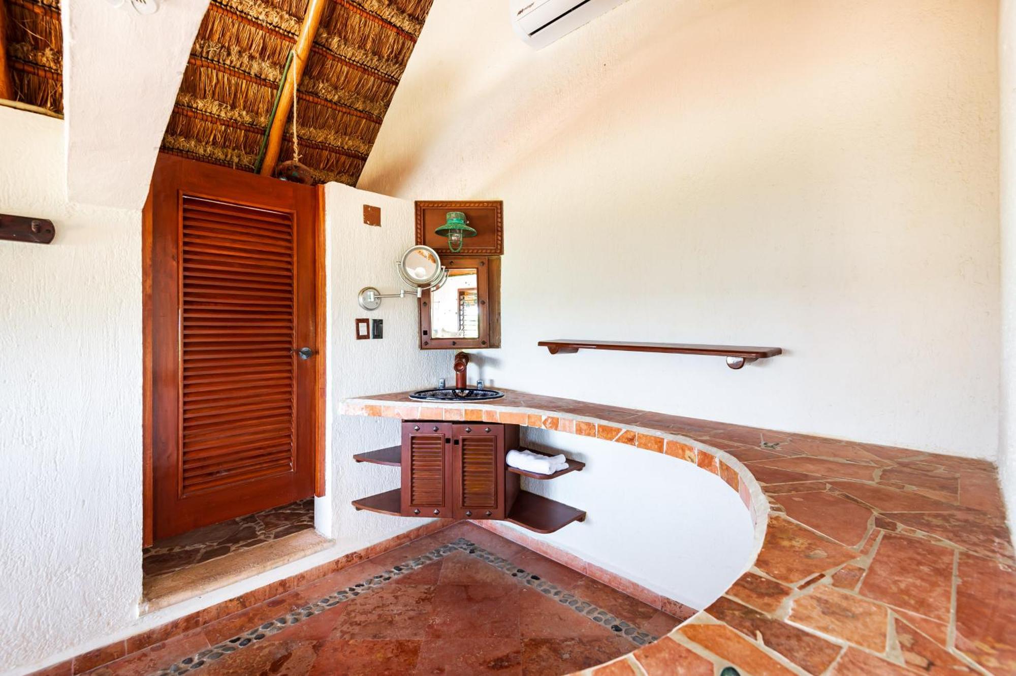 Bella Mar, Oceanfront Escape Pensión *